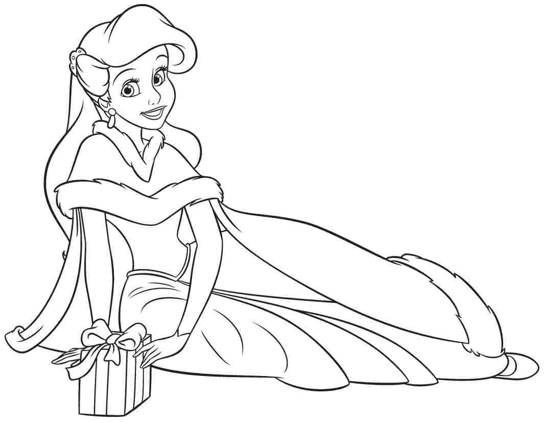 Ariel sedí s dárkem omalovánka