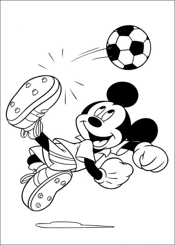 Mickey Mouse hraje fotbal omalovánka